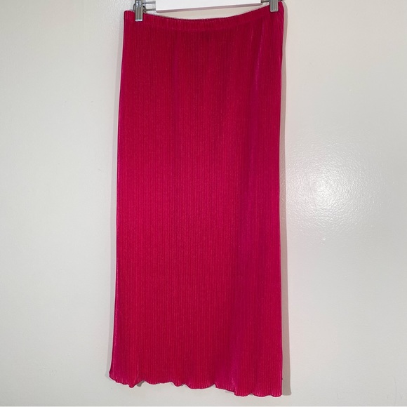 SHEIN hot pink plisse midi skirt and crop top set size L - Picture 3 of 15